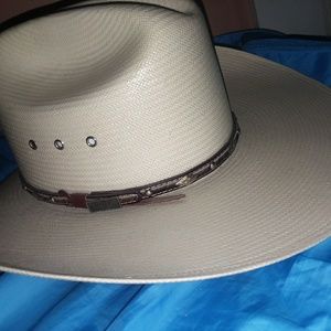 Larry Mahams cowboy hat.